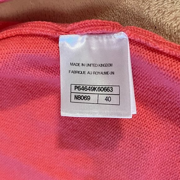 ❌SOLD❌ CHANEL 100% Cashmere Two-Tone CC Button Cardigan (fits S/M) - Picture 9 of 15